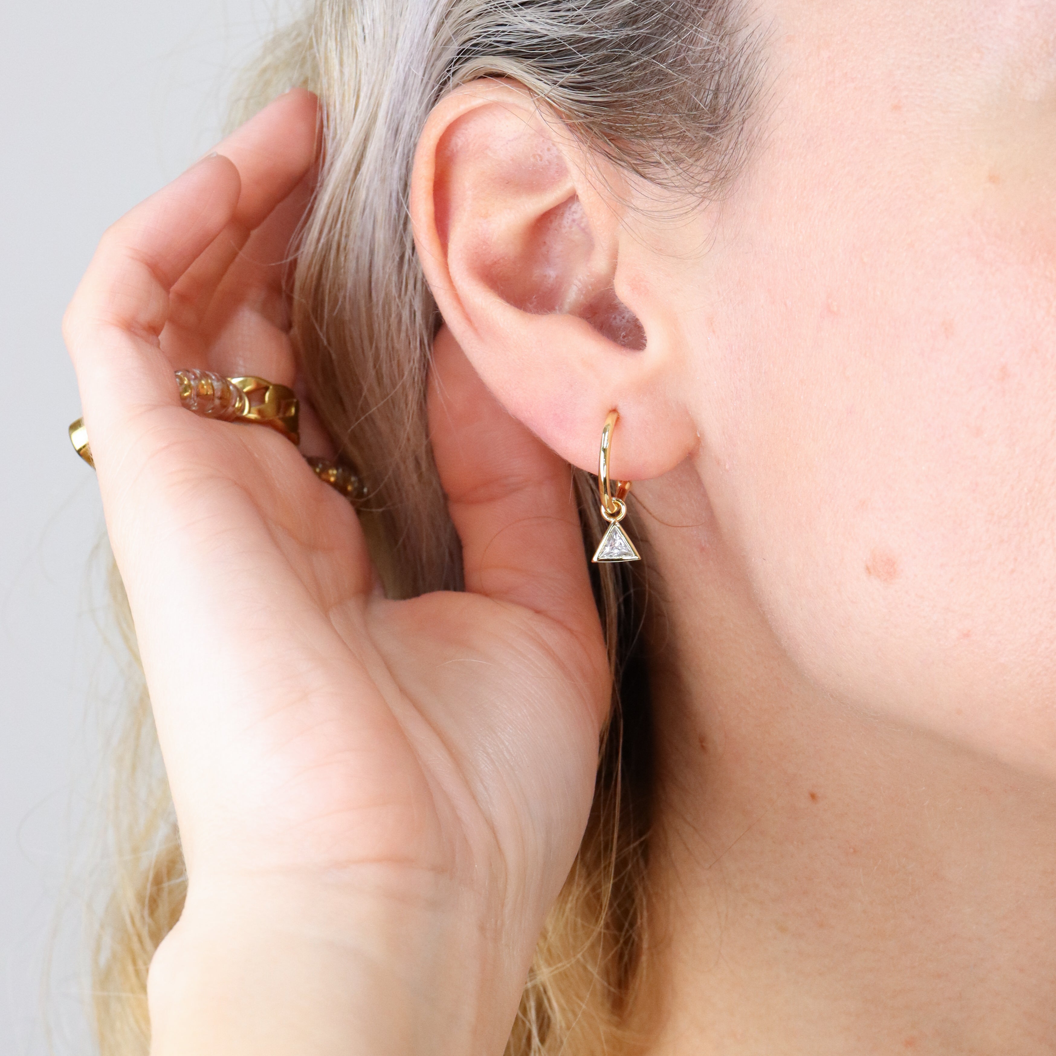 Piercing Triangle – MAXIS